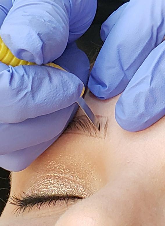 microblading technique